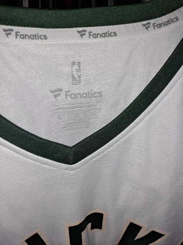 Fanatics  NBA Bucks #34 Antetokounmpo White and Black‎ Jersey Size Large